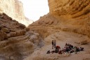 Kai Staats - Dead Sea, backpackers at the top of the canyon